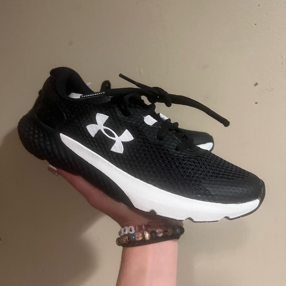 Under Armour Black and White Athletic Shoes 4.5 youth